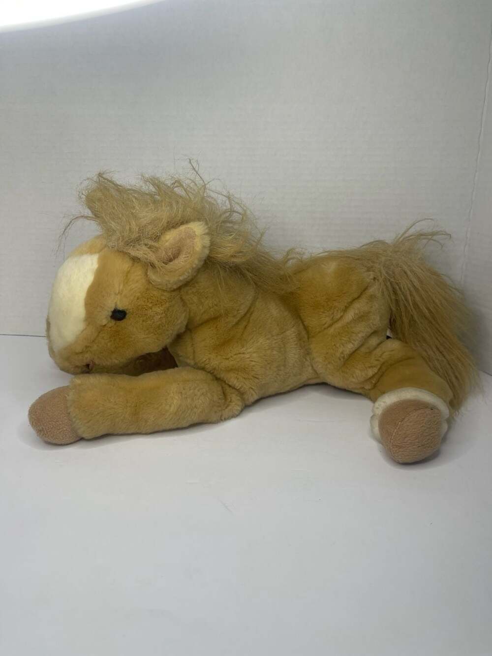 Animal Alley Tan and White Horse Plush 2000 Toys R Us Stuffed Animal